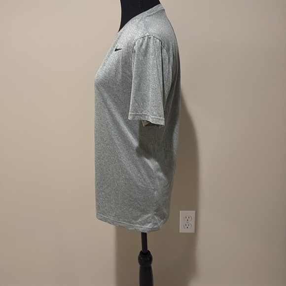 Nike T-Shirt - Picture 6 of 7